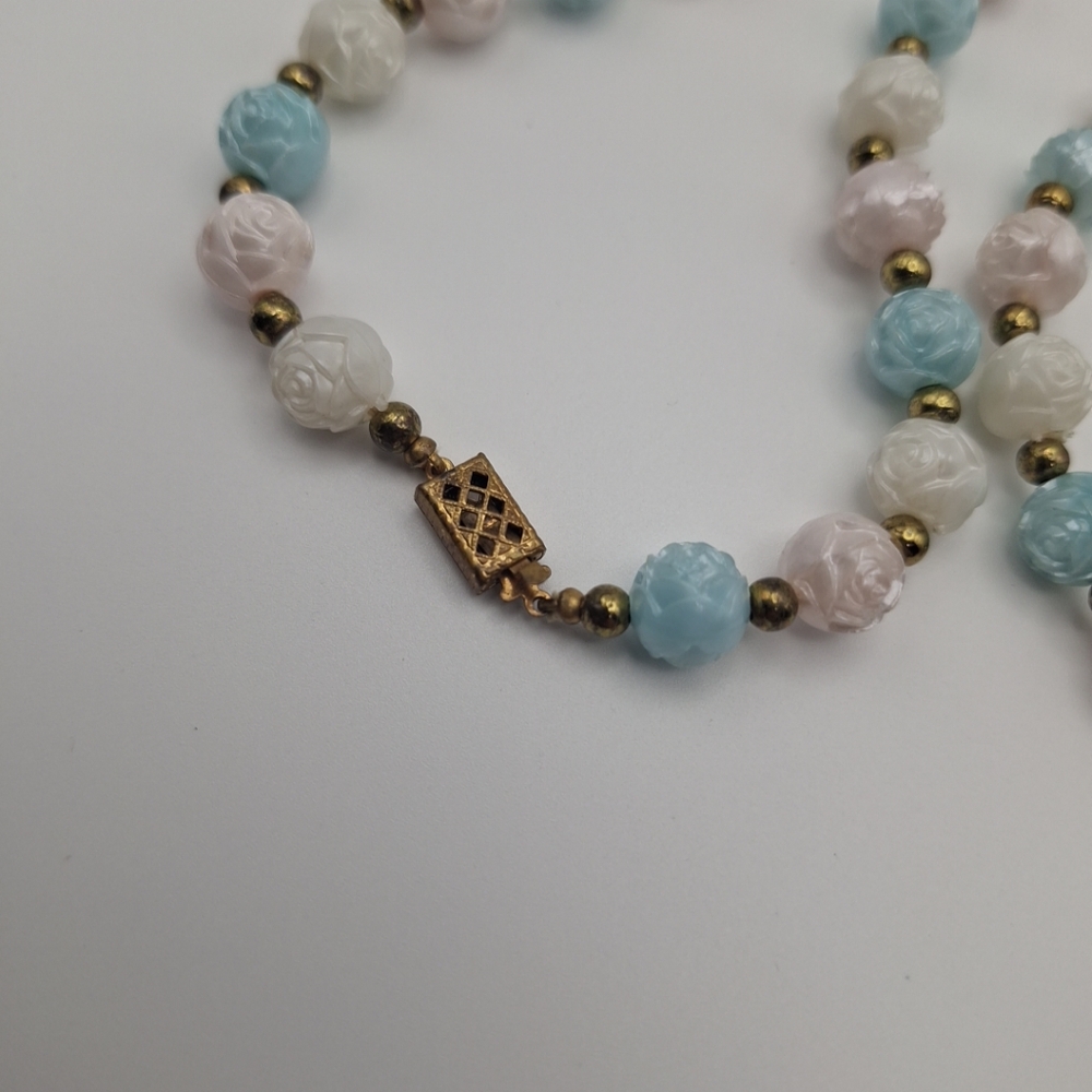 Vtg Blue White Pink Flower Beaded Necklace W/Gold Tone Beads & Box Clasp 52" - Picture 5 of 9